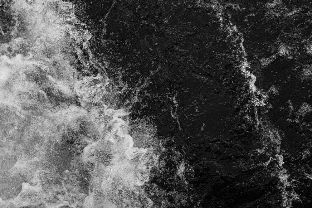 Wave image black and white